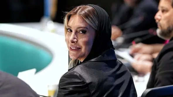عکس/ فریبا نادری تغییرچهره داد/ خانم بازیگر با چادر گلدار مجلسی اصلاً قابل شناسایی نیست