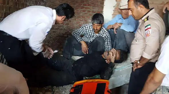 سقوط کارگر ساختمانی از ارتفاع ۹ متری به داخل چاله آسانسور + عکس 