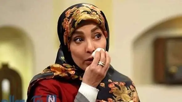 دوگانگی پوشش ژیلا صادقی، مجری جنجالی تلویزیون، دوباره خبرساز شد / ژست رسمی در قاب، استایل غیررسمی در مهمانی