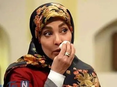 دوگانگی پوشش ژیلا صادقی، مجری جنجالی تلویزیون، دوباره خبرساز شد / ژست رسمی در قاب، استایل غیررسمی در مهمانی