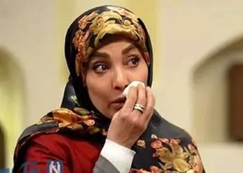 دوگانگی پوشش ژیلا صادقی، مجری جنجالی تلویزیون، دوباره خبرساز شد / ژست رسمی در قاب، استایل غیررسمی در مهمانی