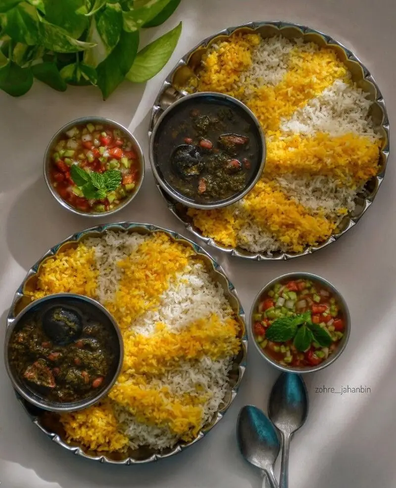 تزیین قورمه سبزی و برنج مجلسی