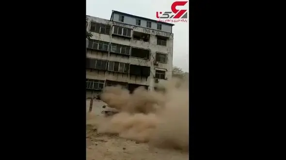 لحظه هولناک ریزش آوار یک برج بر روی کارگران ساختمانی + فیلم
