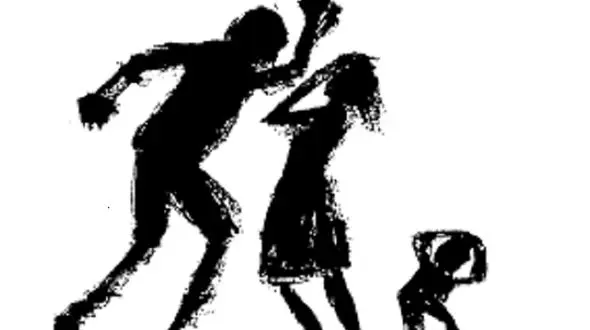 مادری که بعد از 8 سال به دخترش رسید