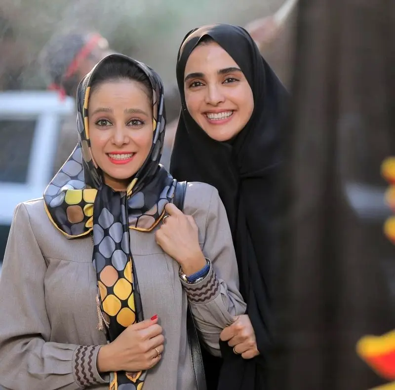 عکس داغ امروز | نگاهی به استایل دهه ۶۰ فیلم فسیل ؛ بهرام افشاری،الناز حبیبی؛هادی کاظمی،الهه حصاری و...