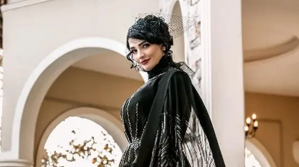 برقع بلوچی متفاوت سیما خضرآبادی/ سفر لاکچری خانم بازیگر به جزیره هنگام