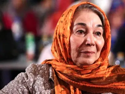 عکس سفر در زمان / عکس اوج جوانی پروانه معصومی  همراه شوهر و پسرش / سال ۱۳۵۱