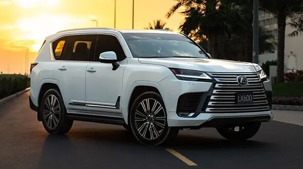 قیمت لکسوس LX600 در ایران 5 برابر امارات / زیاده‌خواهی دولت از واردات خودرو