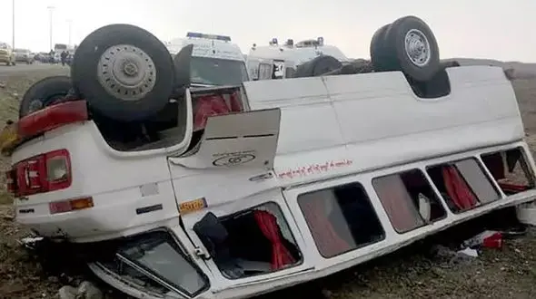 واژگونی هولناک مینی بوس در جاده قزوین + جزییات