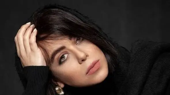 فیلم / الهام اخوان بازیگر مجری: من خوشگلم خدارو شکر می کنم که زیبا هستم! زیبایی مهمه، بازیگر یا باید زیبا باشه یا کاریزماتیک 