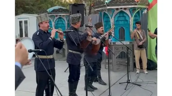 فیلم آواز باشکوه آذری علی قمصری / مات و مبهوت شدن مردم در میدان هفت تیر از این صدا فارغ از هیاهو اخبار