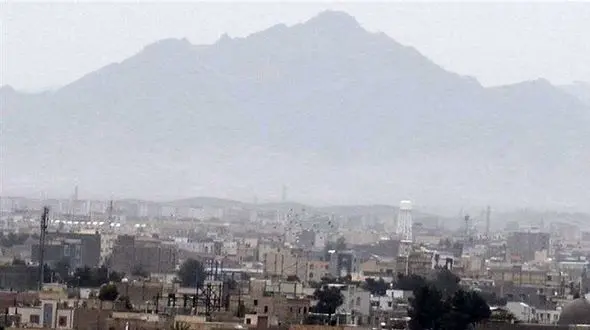 طوفان شن با سرعت 100 کیلومتر آسمان زاهدان را سیاه کرد + فیلم و عکس