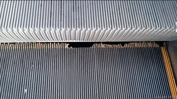 قطع انگشت 2 کودک کرجی روی پله برقی / استاندار البرز مطرح کرد