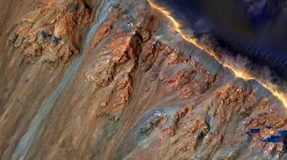 چرا زمین قرمز نیست؟ / عامل درخشش مریخ چیست؟