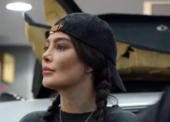 سحر قریشی: از چهره من برای فروش فیلم هایشان استفاده می کردن/ آقای شهریاری جلوی 50هزار نفر با من شوخی بی ادبانه ای کرد 