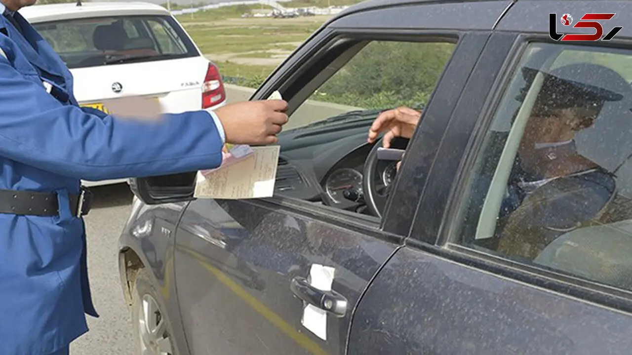 مادر و دختر پلیس را کتک زدند و لباس اش را پاره کردند