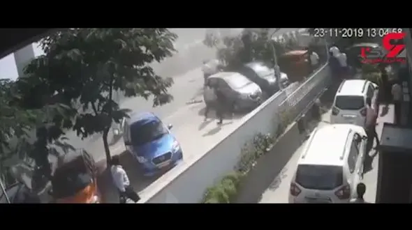 عجیب ترین فیلم از یک تصادف وحشتناک!  / ماشین پرواز کرد ! / هند