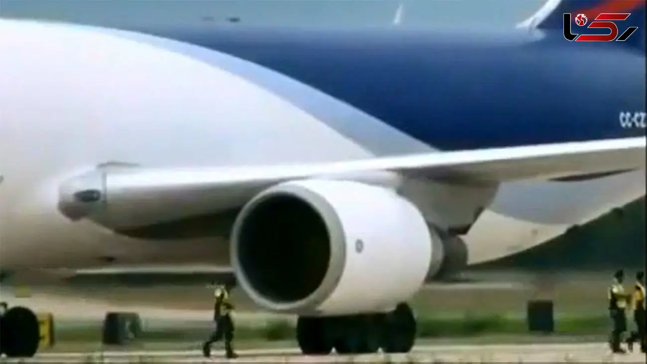 ببینید / ویدیویی وحشتناک از بلعیده شدن خدمه فرودگاه دبی توسط موتور غول پیکر جت
