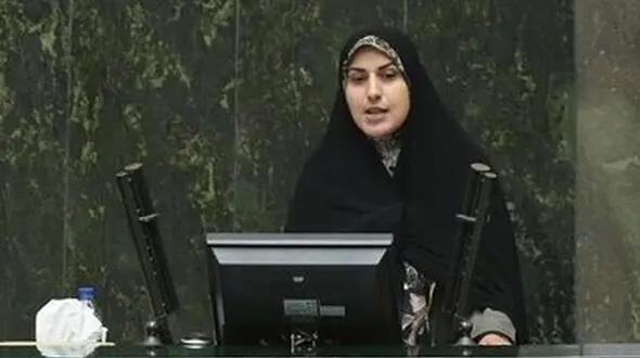 کنایه تند نماینده زن مجلس به رئیسی/ به گشت ارشاد دولت بگویید اگر وجود دارد گشتی هم در اصفهان بزند!