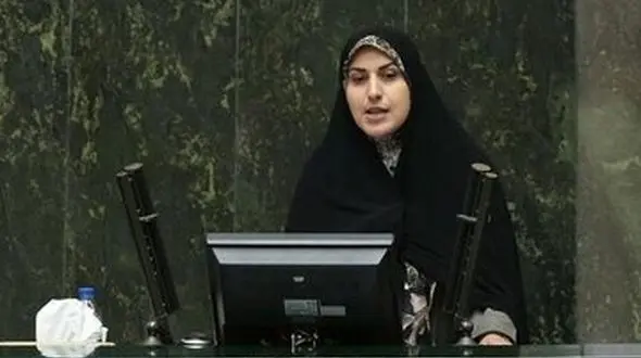 کنایه تند نماینده زن مجلس به رئیسی/ به گشت ارشاد دولت بگویید اگر وجود دارد گشتی هم در اصفهان بزند!