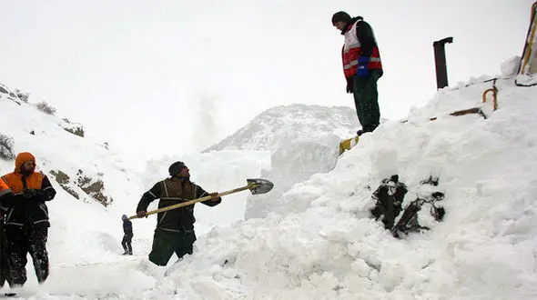 زنده به گور شدن یک ایرانی در بهمن کوه ارومیه+ عکس