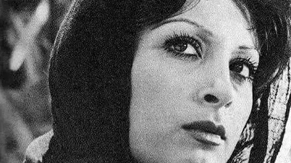 عکس/ سفر در زمان/ مرجان با لباس عروسی مجلل در سال ۵۳ در کنار بازیگر مشهور / از مد زمان خودش جلوتر بوده!