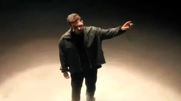 آواز بکر؛ آصف آریا با آهنگ جدید دستم بی نمکه قشنگ هر چی آدم بی معرفته رو توصیف میکنه