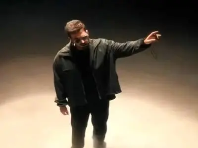 آواز بکر؛ آصف آریا با آهنگ جدید دستم بی نمکه قشنگ هر چی آدم بی معرفته رو توصیف میکنه