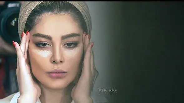 روش جدید خانم بازیگر برای داشتن حجاب