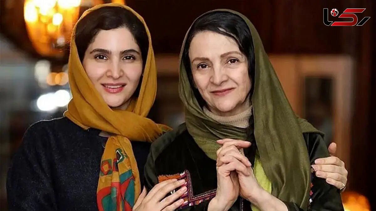تصویری دلنشین از گلاب آدینه و دخترش در پشت صحنه تئاتر!