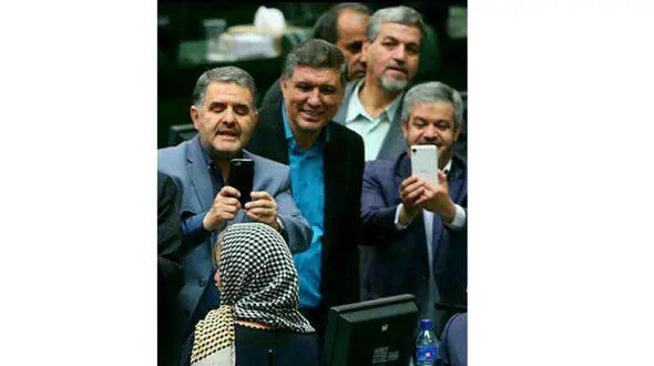  کواکبیان: حتی با حاج‌خانم هم تا حالا سلفی نگرفته‌ام چه برسد به موگرینی! 