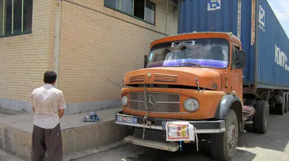 تریاک را با تریلی قاچاق می کردند + عکس