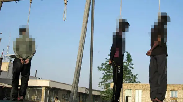 اولین عکس از اعدام 3 جوان پلید در بندر عباس / این زن توانست از چنگال آن ها فرار کند