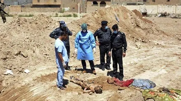 تصاویری از 72 گور دسته جمعی در عراق و سوریه +عکس(16+)