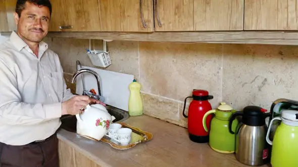 رسول اخلاق را زنده کرد / تقدیر از کارگر شهرداری که یک میلیارد پول بادآورده به صاحبش بازگرداند