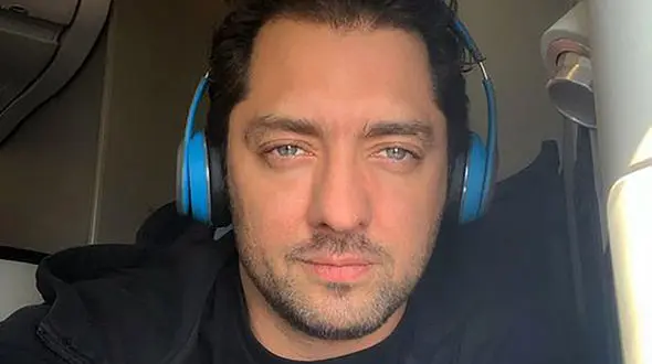 سلفی بهرام رادان در هواپیما + عکس