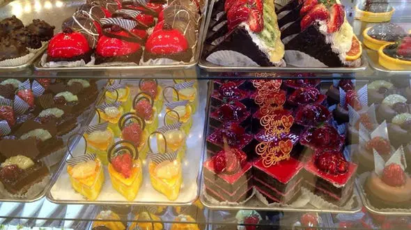 کالری‌ انواع شیرینی خشک و تر 