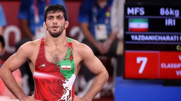 اهدای بازوبند پهلوانی به یزدانی و گرایی توسط قالیباف + عکس