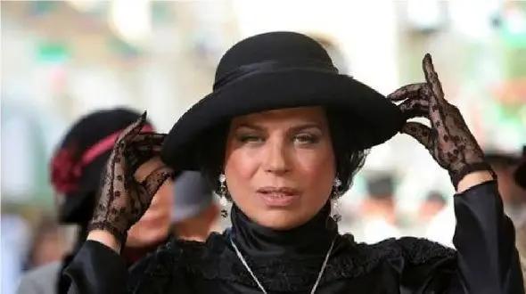 فیلم / سوتی خندان / گوهر خیراندیش به فریبرز یچی میگه کرکر خنده / رگ غیرت ژاله صامتی فقط ... بز تو اسمشه .. من خرم ...