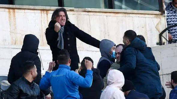 ساپینتو و هواداران استقلال با هم جشن صعود گرفتند + فیلم