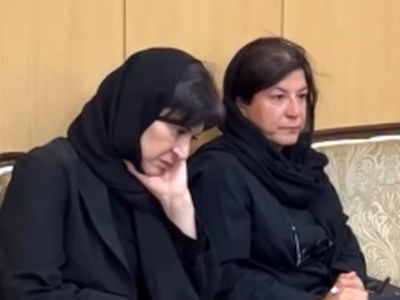 فیلم از عزاداری ریما رامین فر همای سریال پایتخت در مراسم ختم مادرش / اسن خانم بازیگران او را همراهی کردند !