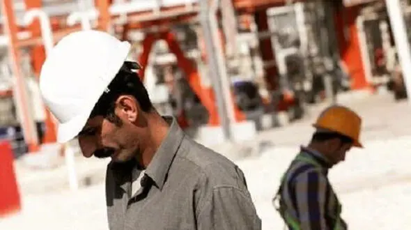 دستمزدهای قشر کارگری؛ شوخی تلخ با خط فقر/ نرخ ارز؛ قاتل خاموش معیشت کارگران شده است