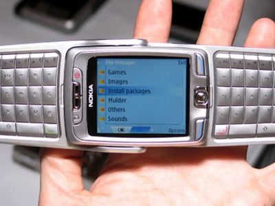 عکس های نوکیا E70؛ شاهکار طراحی موبایل در سال 2005