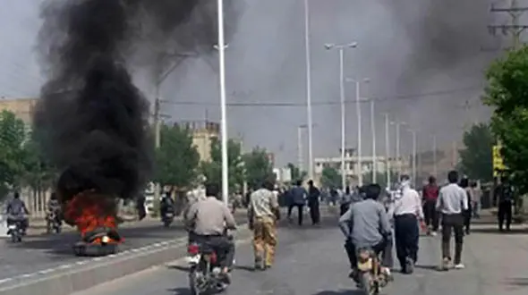 180 مجروح در حادثه اعتراض به انتقال آب از بلداجی+عکس