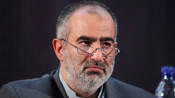 حسام‌الدین آشنا عذرخواهی کرد/من به 1303 ثانیه آن افتخار و بابت 10 ثانیه آن عذرخواهی می کنم!