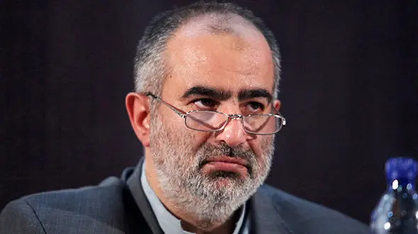 حسام‌الدین آشنا عذرخواهی کرد/من به 1303 ثانیه آن افتخار و بابت 10 ثانیه آن عذرخواهی می کنم!