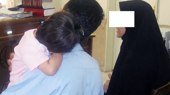 ندا کوچولو راز سرقت طلاهای زنانه در دید و بازدید عید را می دانست! +عکس