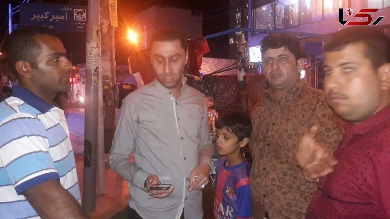 اقدام هولناک مرد دستفروش در اعتراض به ماموران شهرداری آبادان + عکس