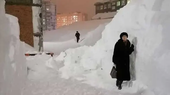 



تصویری از حجم بارش برف در روسیه

