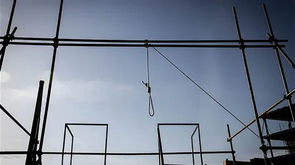شروری به خاطر اذیت و آزار مرگبار یک زن درملاء عام اعدام شد 